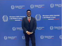 Il presidente di AU Gabriele Melluso premiato tra le eccellenze di Portici 2024